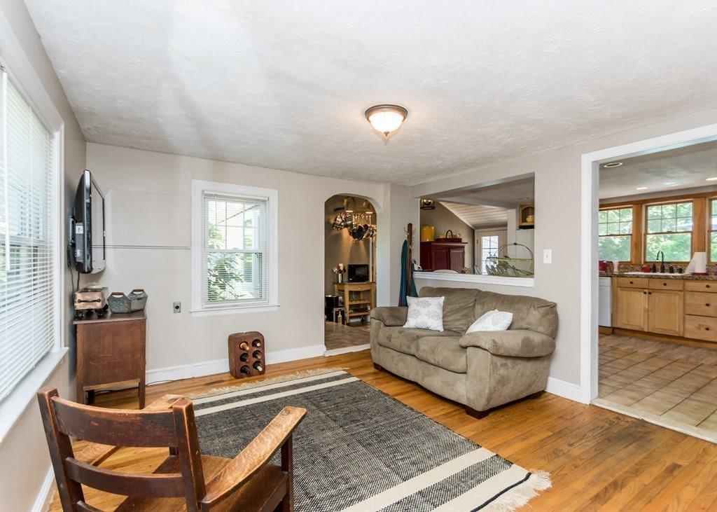 5 Canterbury Road Waltham, MA 02453 - Photo 10 of 35 Gallery Image 10