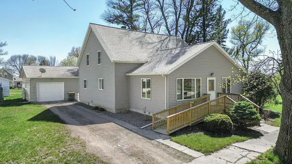 $149,900 | 606 2nd Street, Lucan, MN 56255