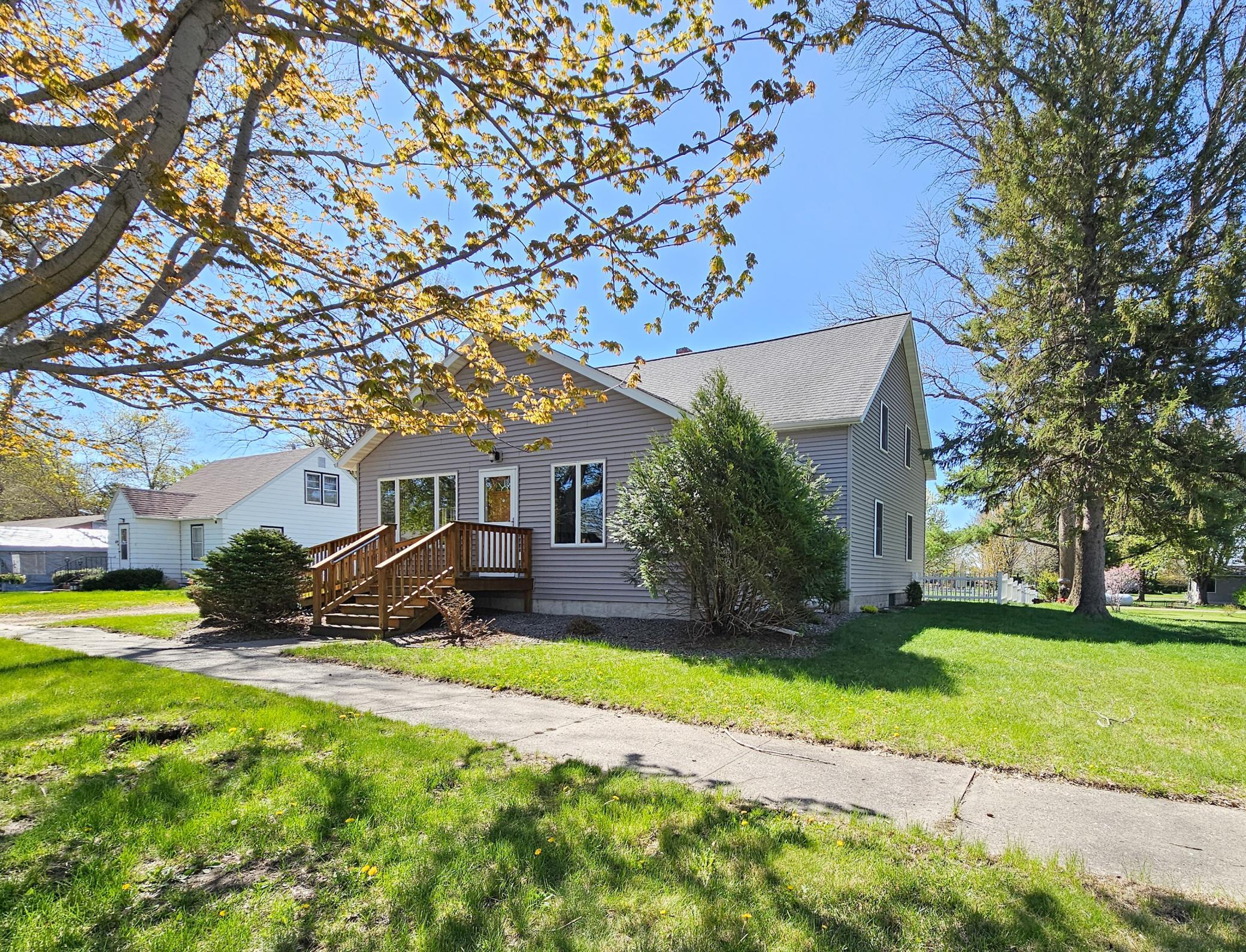 606 2nd Street Lucan, MN 56255 - Photo 3 of 39