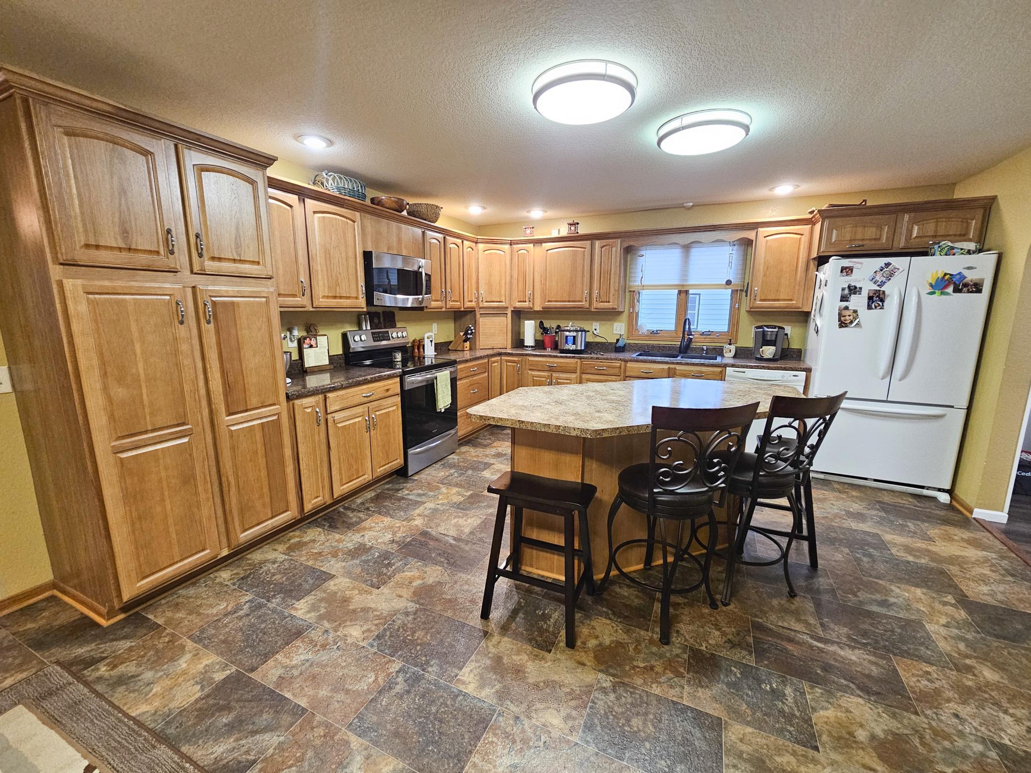 606 2nd Street Lucan, MN 56255 - Photo 10 of 39