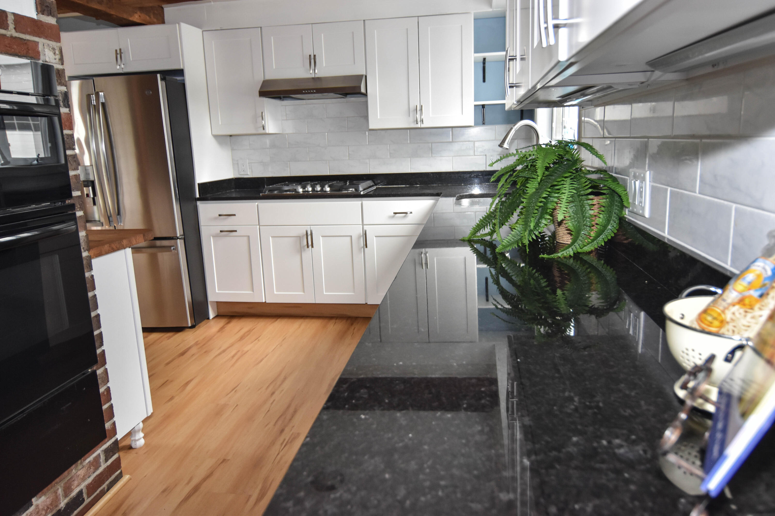 53 Old Elm Road Bridgton, ME 04009 - Photo 16 of 69 Modern Kitchen