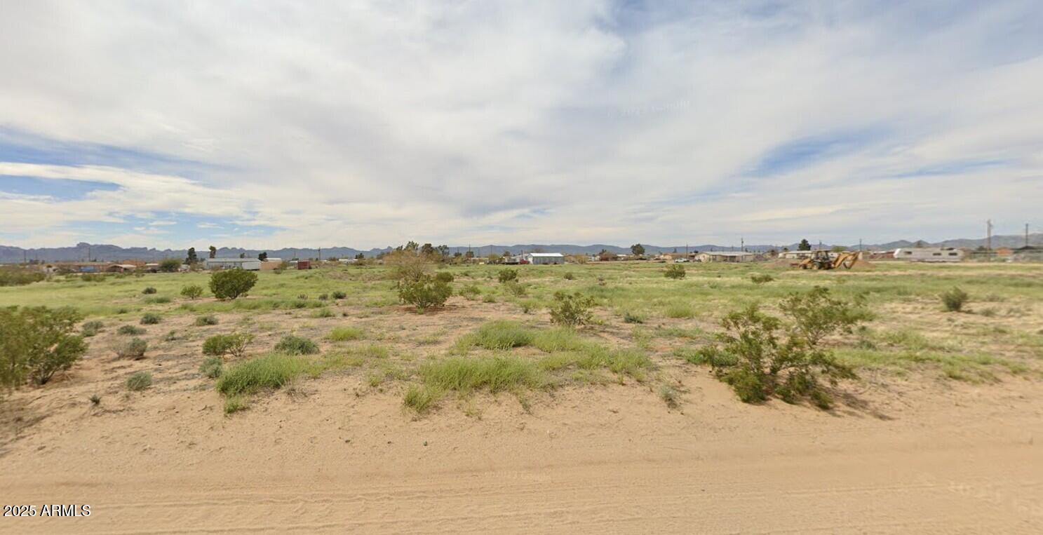 3687 Mobile Road, Unit 226 Golden Valley, AZ 86413 - Photo 2 of 6 a view of a city