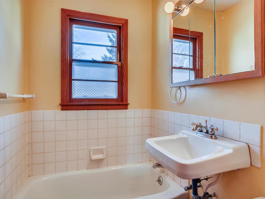 25 Inner Drive Circle Pines, MN 55014 - Photo 8 of 11 Gallery Image 8