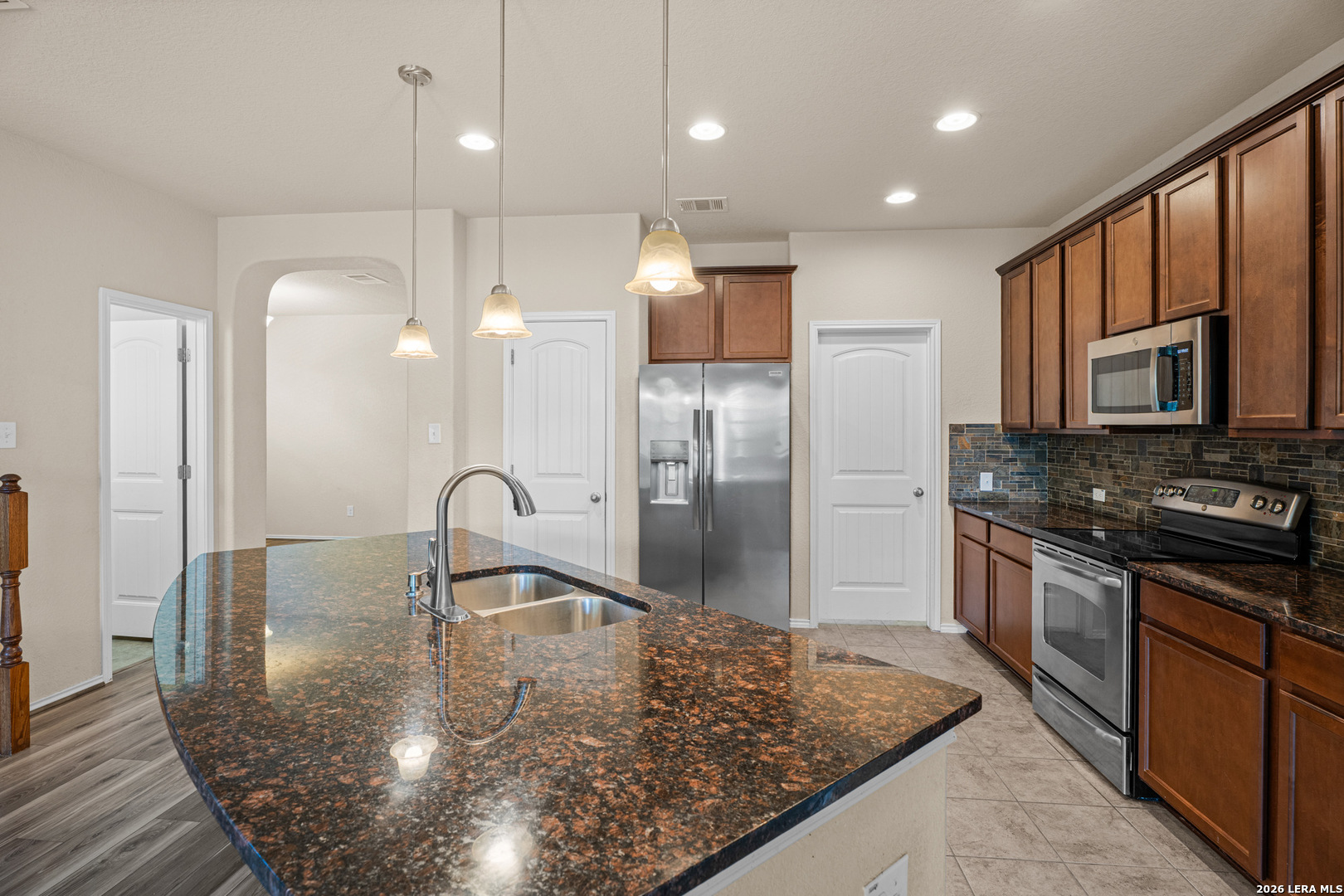 129 Enchanted View Cibolo, TX 78108 - Photo 7 of 31