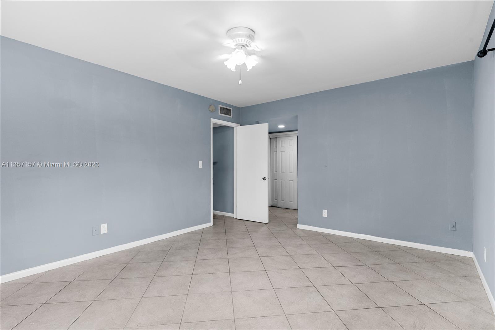 West Perrine Miami, FL 33157 - Photo 11 of 23 a view of an empty room