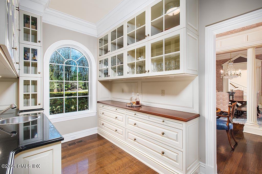 41 Alpine Road Greenwich, CT 06830 - Photo 12 of 32 BUTLER'S PANTRY