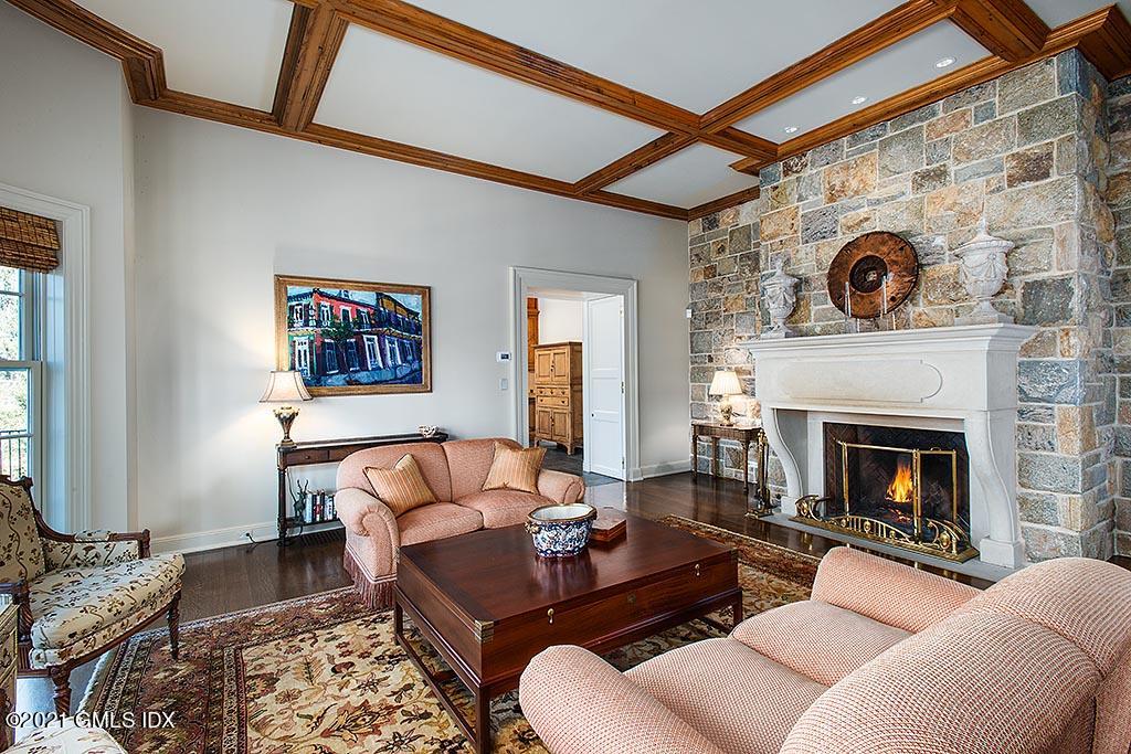 41 Alpine Road Greenwich, CT 06830 - Photo 16 of 32 FAMILY ROOM