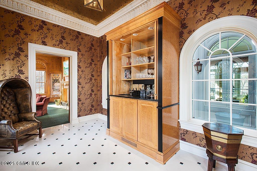 41 Alpine Road Greenwich, CT 06830 - Photo 7 of 32 BAR