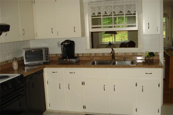 18 Bernard Road Woburn, MA 01801 - Photo 3 of 19 Gallery Image 3