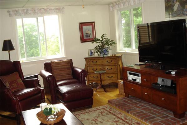 18 Bernard Road Woburn, MA 01801 - Photo 9 of 19 Gallery Image 9