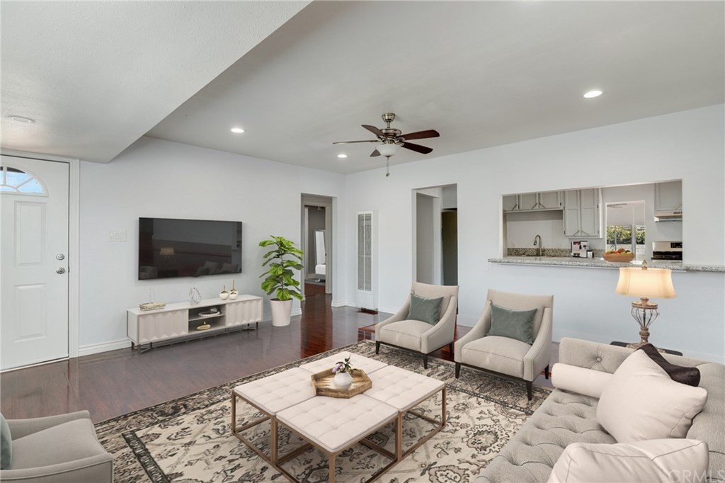 1341 West School Street Compton, CA 90220 - Photo 2 of 21