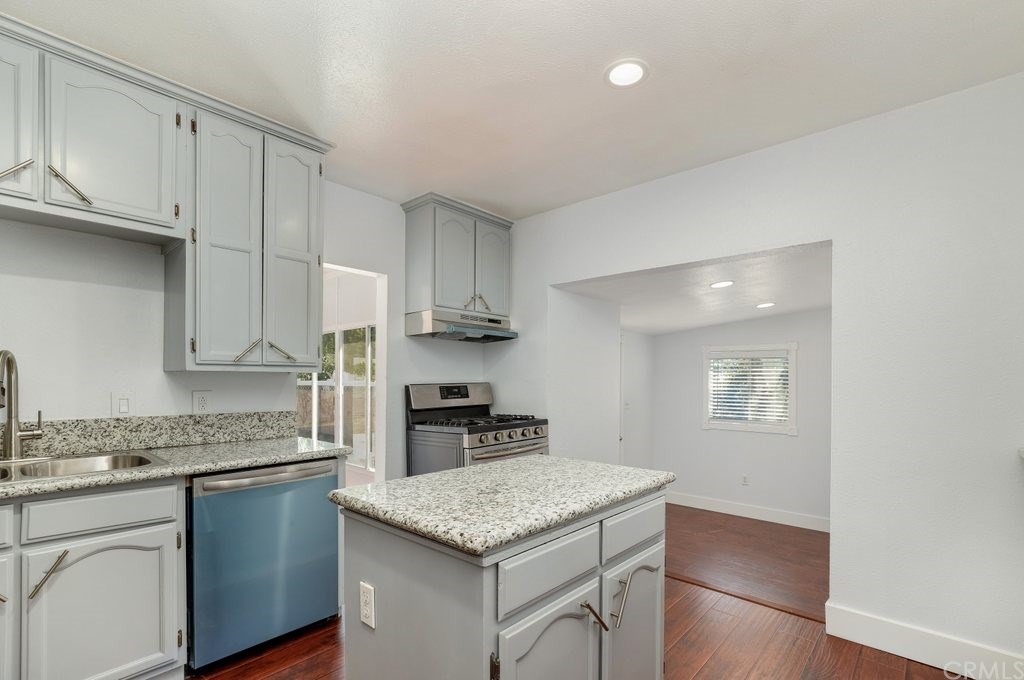 1341 West School Street Compton, CA 90220 - Photo 11 of 21