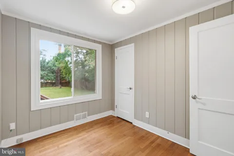 $775,000 | 7002 Lee Park Court, Falls Church, VA 22042