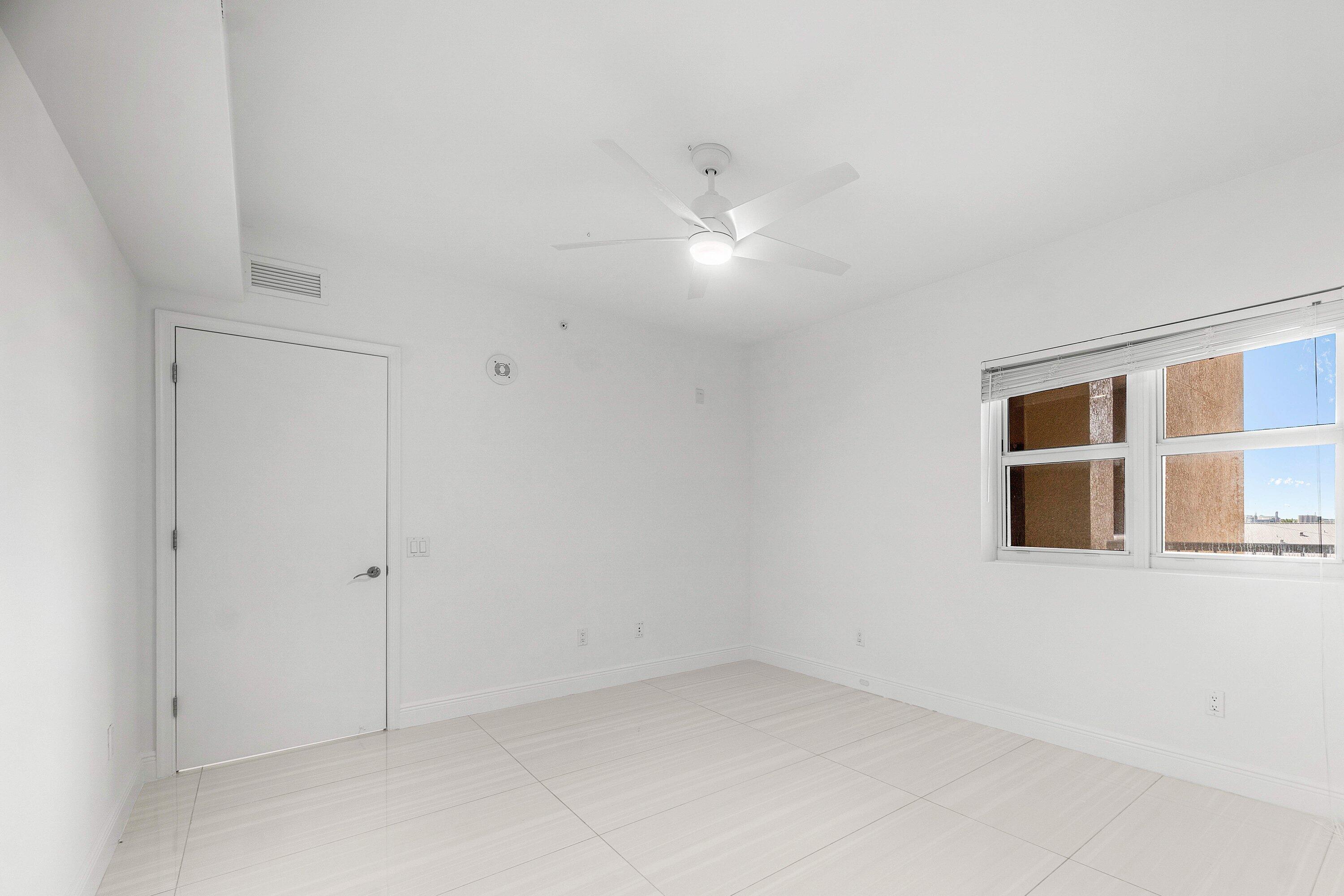 2650 Lake Shore Drive, Unit 1005 Riviera Beach, FL 33404 - Photo 18 of 52 Guest Bedroom