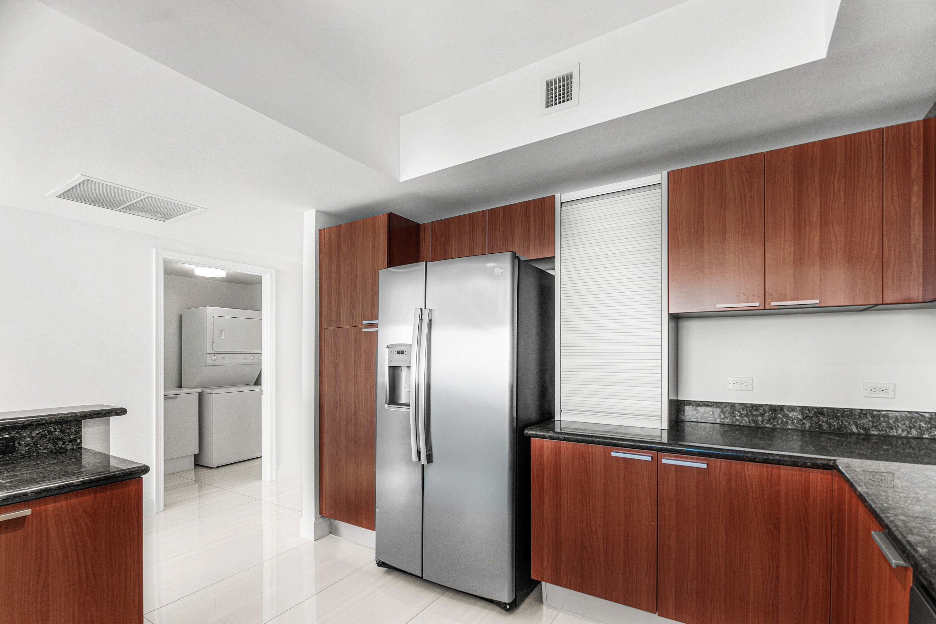 2650 Lake Shore Drive, Unit 1005 Riviera Beach, FL 33404 - Photo 7 of 52 Kitchen