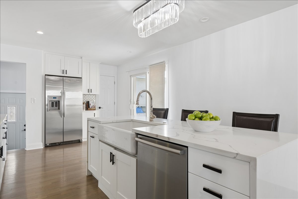 8154 Root Court Niles, IL 60714 - Photo 12 of 32