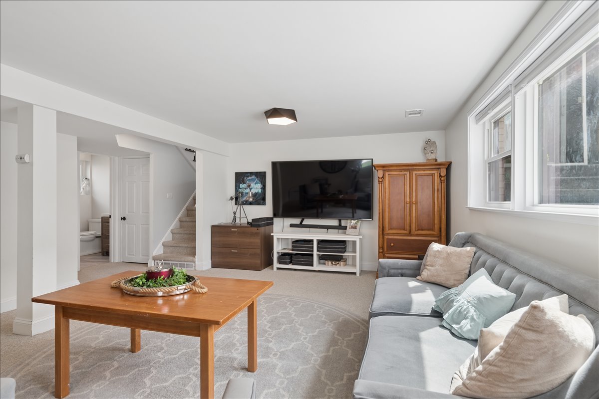 8154 Root Court Niles, IL 60714 - Photo 14 of 32