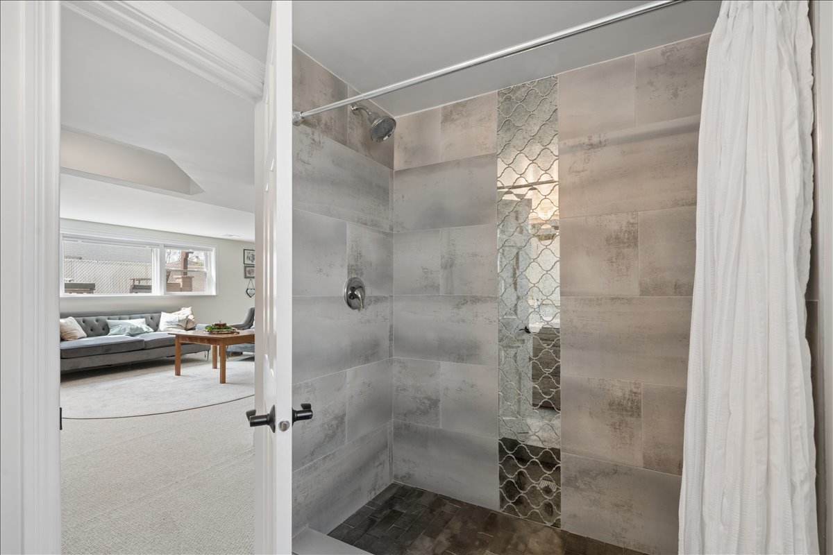 8154 Root Court Niles, IL 60714 - Photo 16 of 32