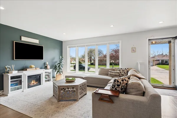 $699,000 | 8154 Root Court, Niles, IL 60714