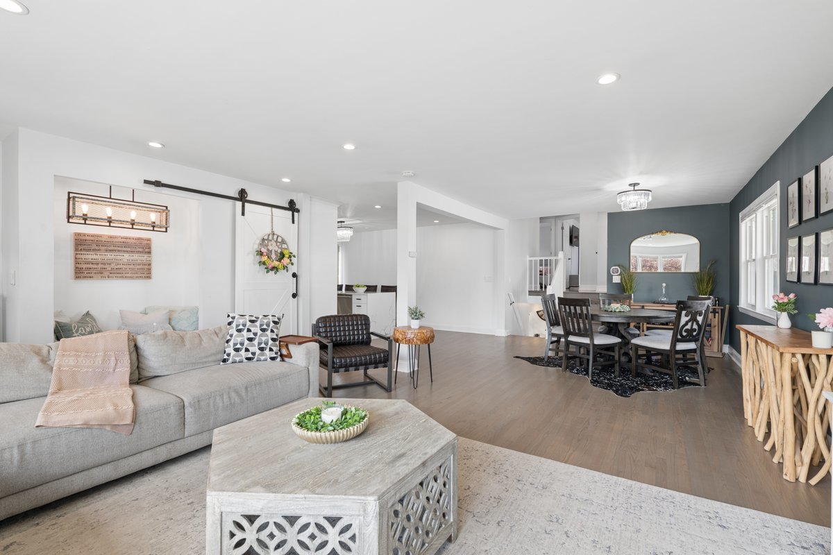 8154 Root Court Niles, IL 60714 - Photo 6 of 32