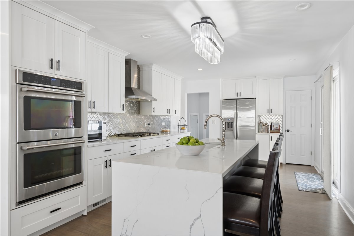 8154 Root Court Niles, IL 60714 - Photo 9 of 32