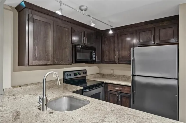 $185,000 | 3838 Rainbow Boulevard, Unit 304, Kansas City, KS 66103