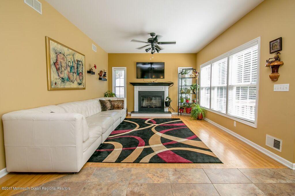 233 Colts Neck Road Farmingdale, NJ 07727 - Photo 4 of 50 20233 colts neck rd farmingdale paula wh