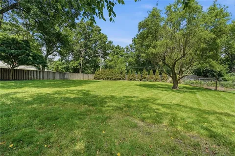 $425,000 | 1216 West 97th Street, Kansas City, MO 64114