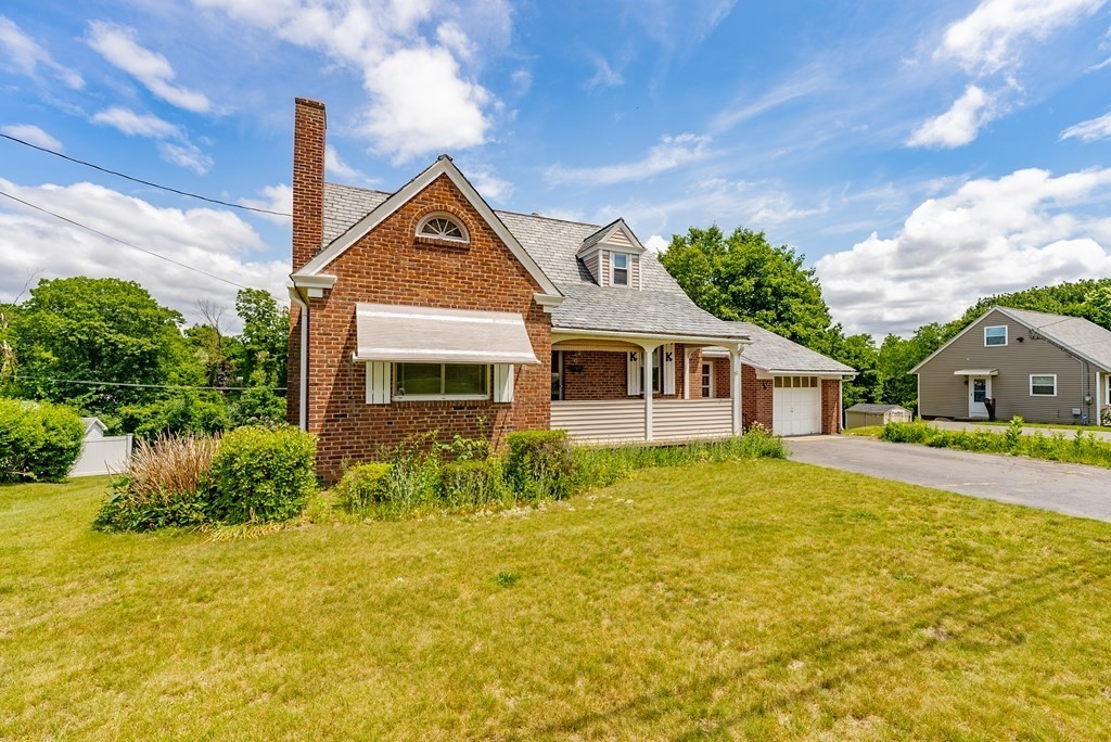 58 Rugby Street Holyoke, MA 01040 - Photo 3 of 38 Gallery Image 3