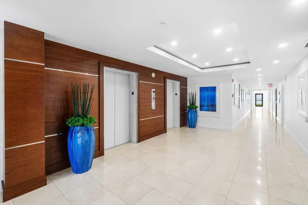 $10,000 | 3009 South Ocean Boulevard, Unit PH1, Highland Beach, FL 33487