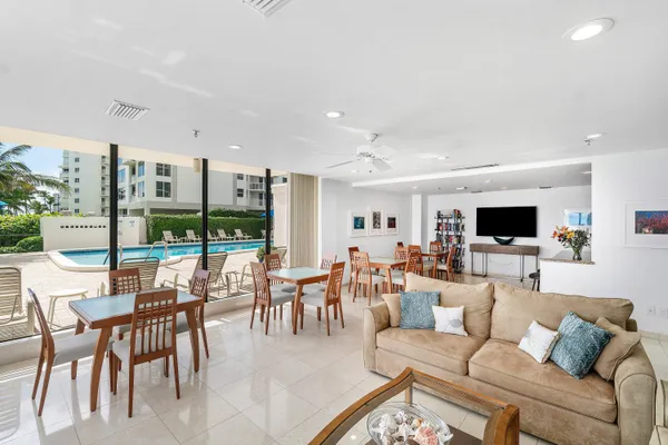 $10,000 | 3009 South Ocean Boulevard, Unit PH1, Highland Beach, FL 33487