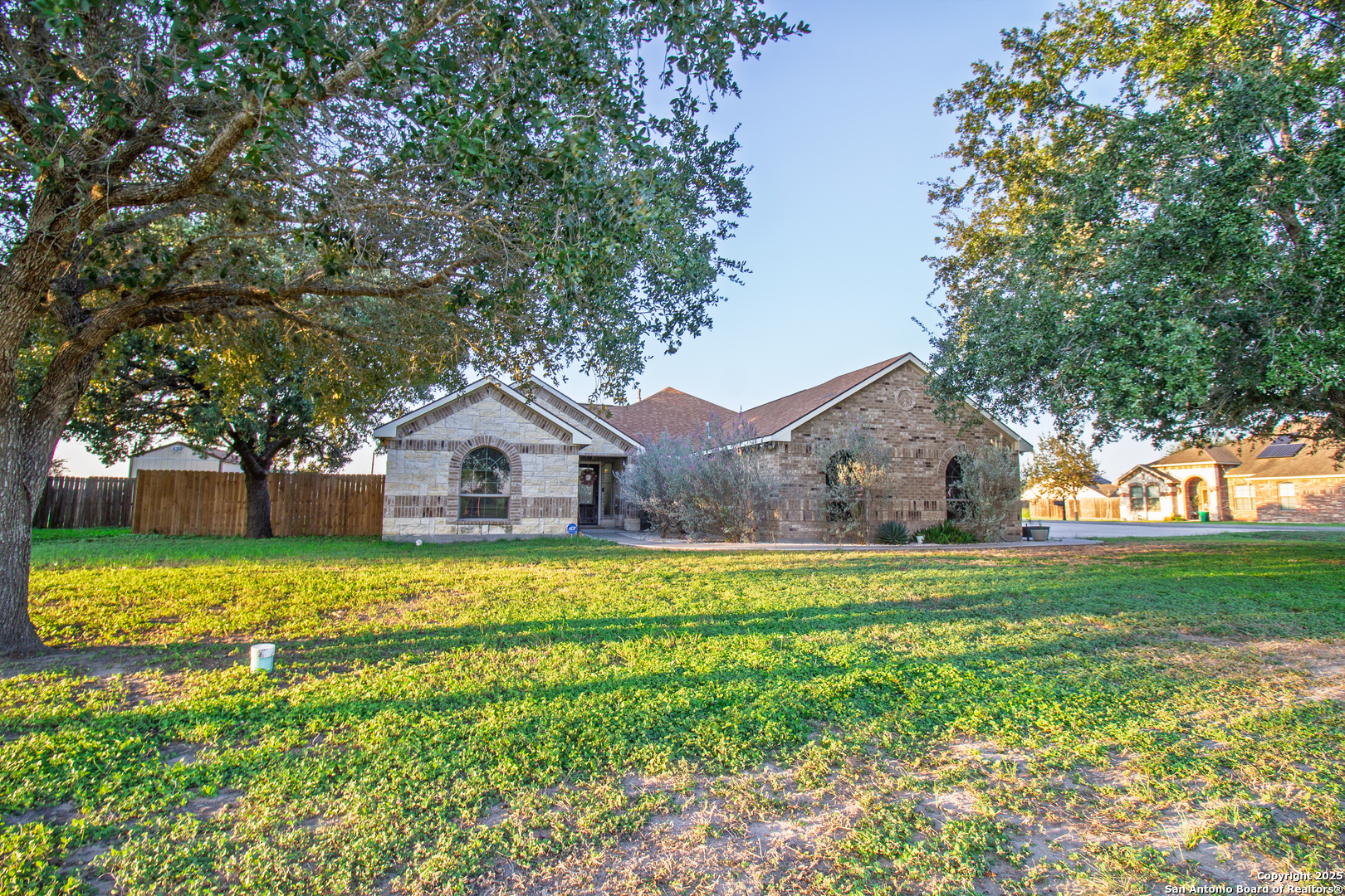504 West Sullivan Street Skidmore, TX 78389 - Photo 3 of 35 a house view with a outdoor space
