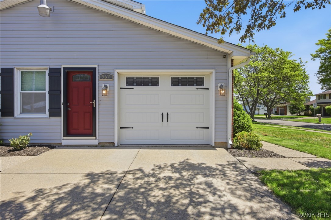 567 Borden Road Cheektowaga, NY 14043 - Photo 5 of 48