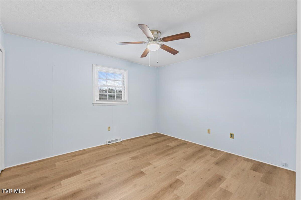 1740 Bonham Road Bristol, VA 24201 - Photo 26 of 65 26-128A9508