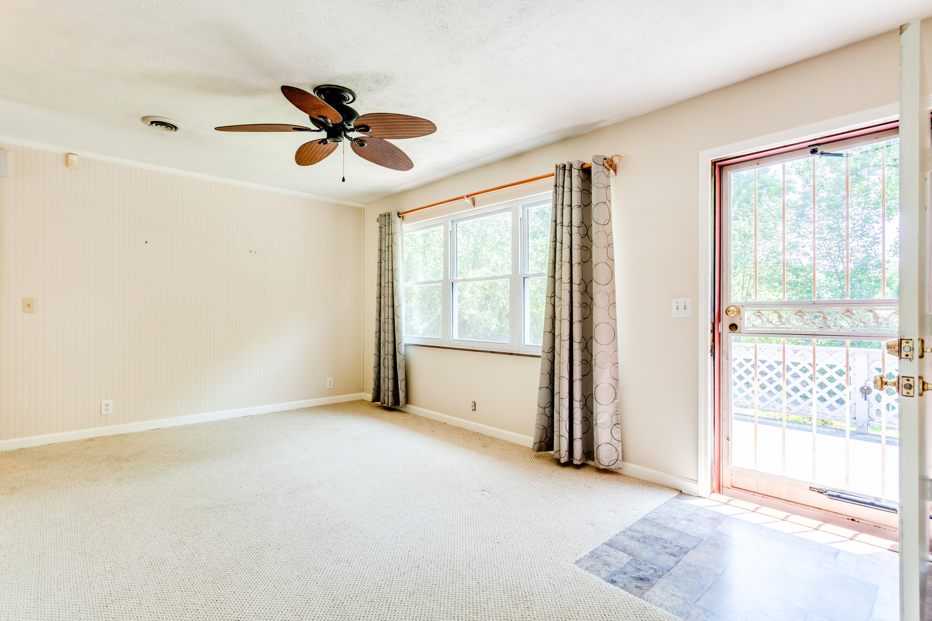 351 Old Emory Road Clinton, TN 37716 - Photo 11 of 34 013160523-2-351OldEmoryRdClintonTN-FULL