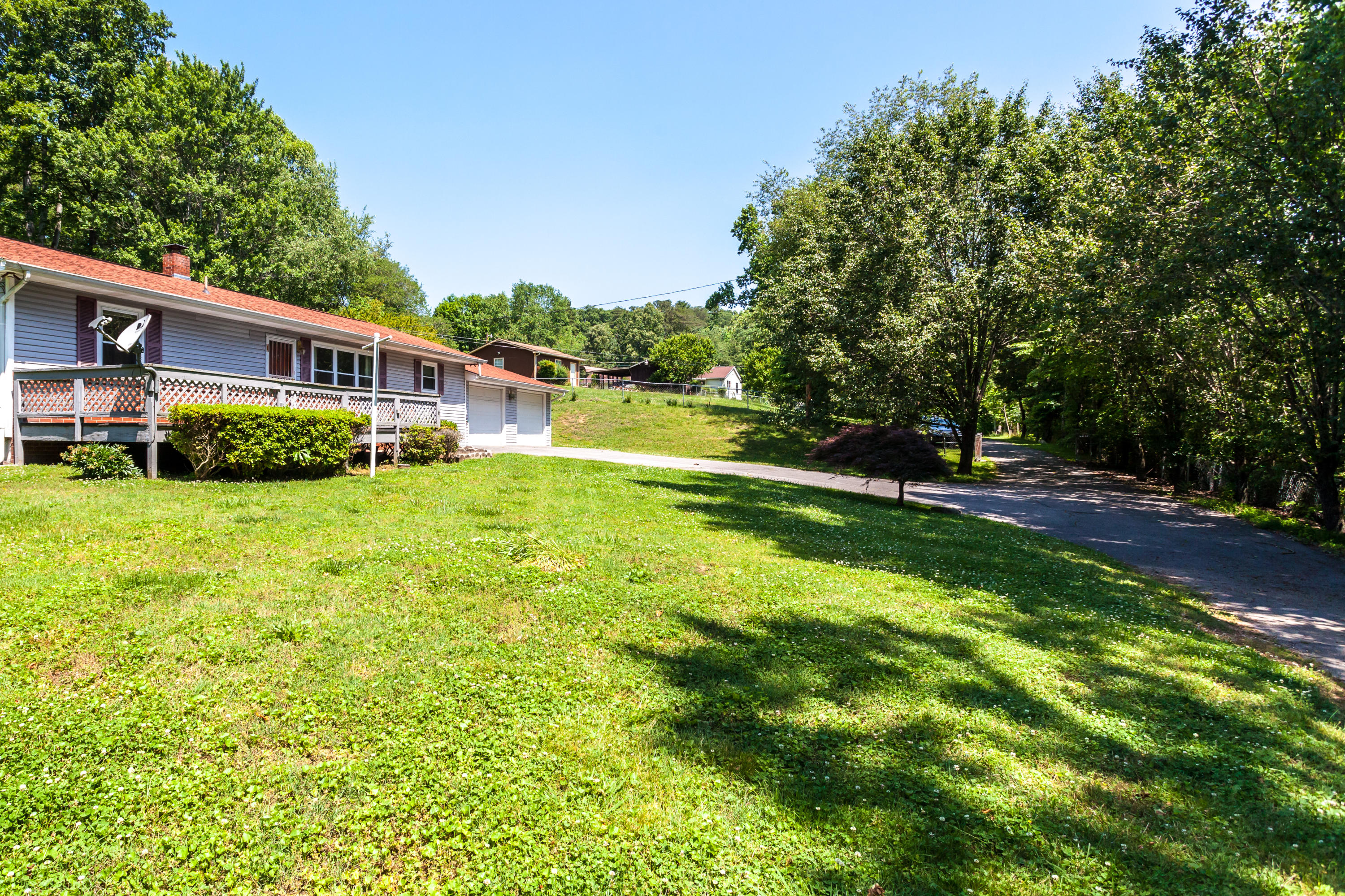 351 Old Emory Road Clinton, TN 37716 - Photo 6 of 34 007160523-2-351OldEmoryRdClintonTN-FULL