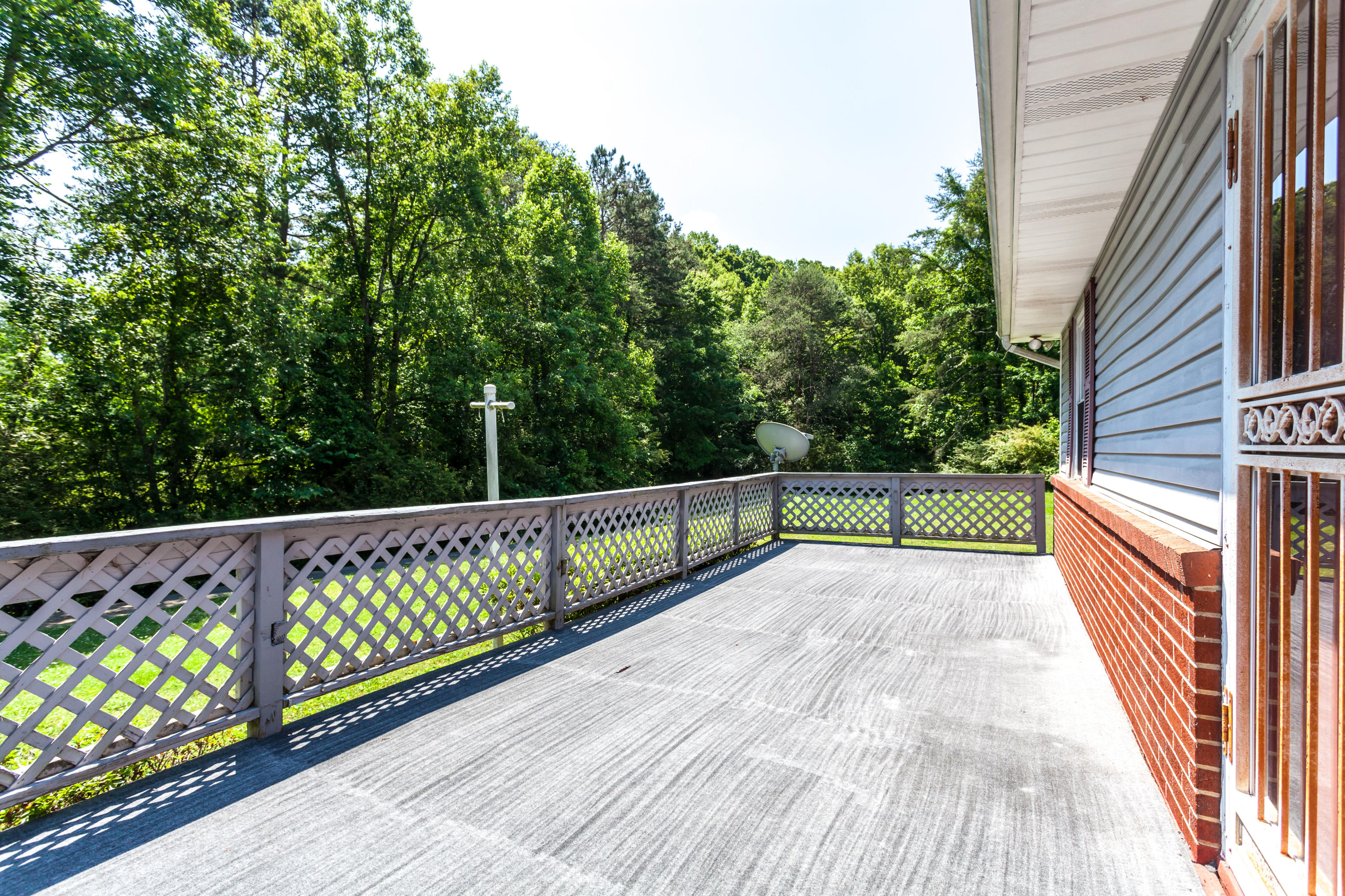 351 Old Emory Road Clinton, TN 37716 - Photo 8 of 34 010160523-2-351OldEmoryRdClintonTN-FULL