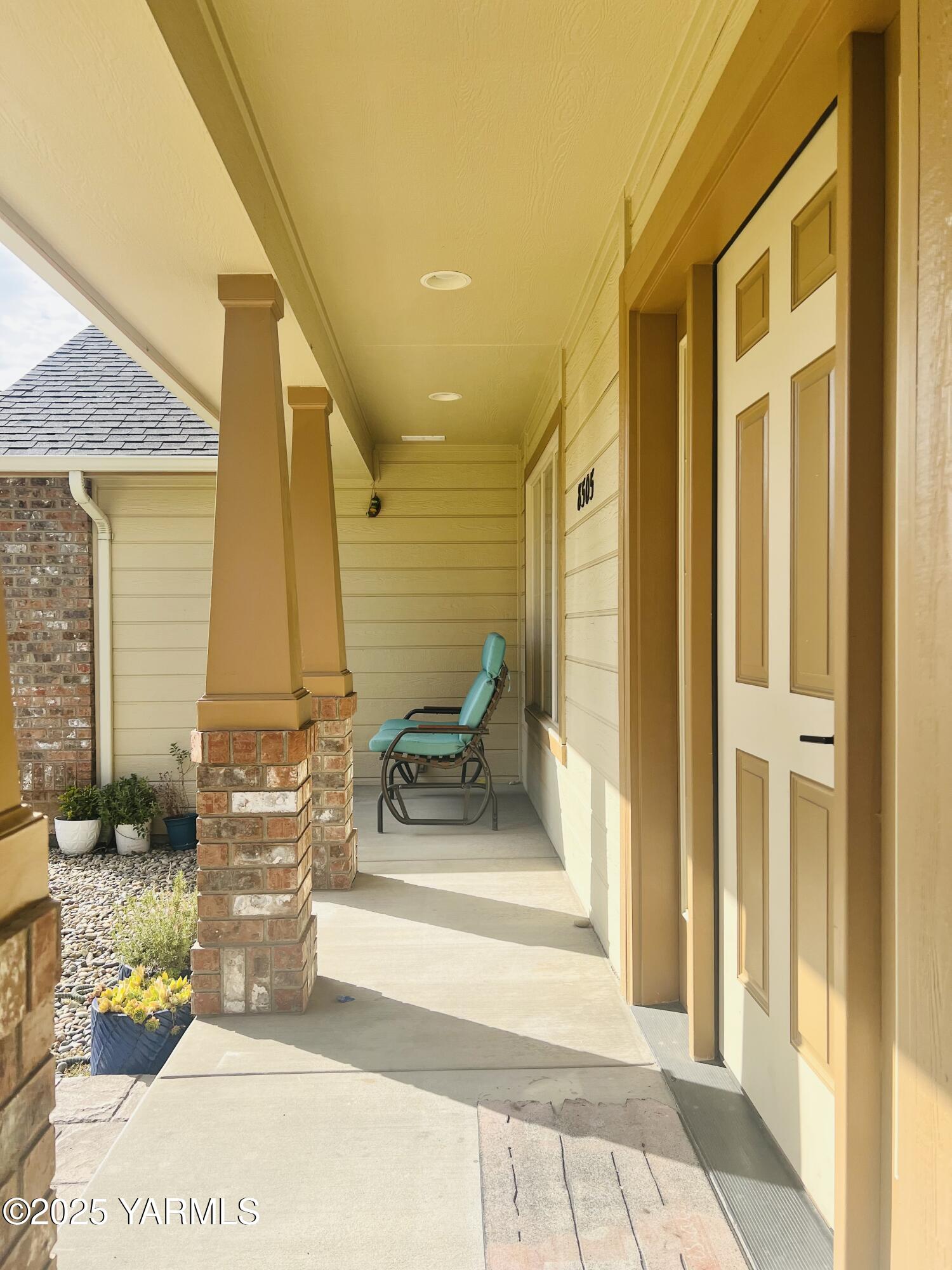 8505 Midvale Road Yakima, WA 98908 - Photo 4 of 36 MIDVALE PATIO 2