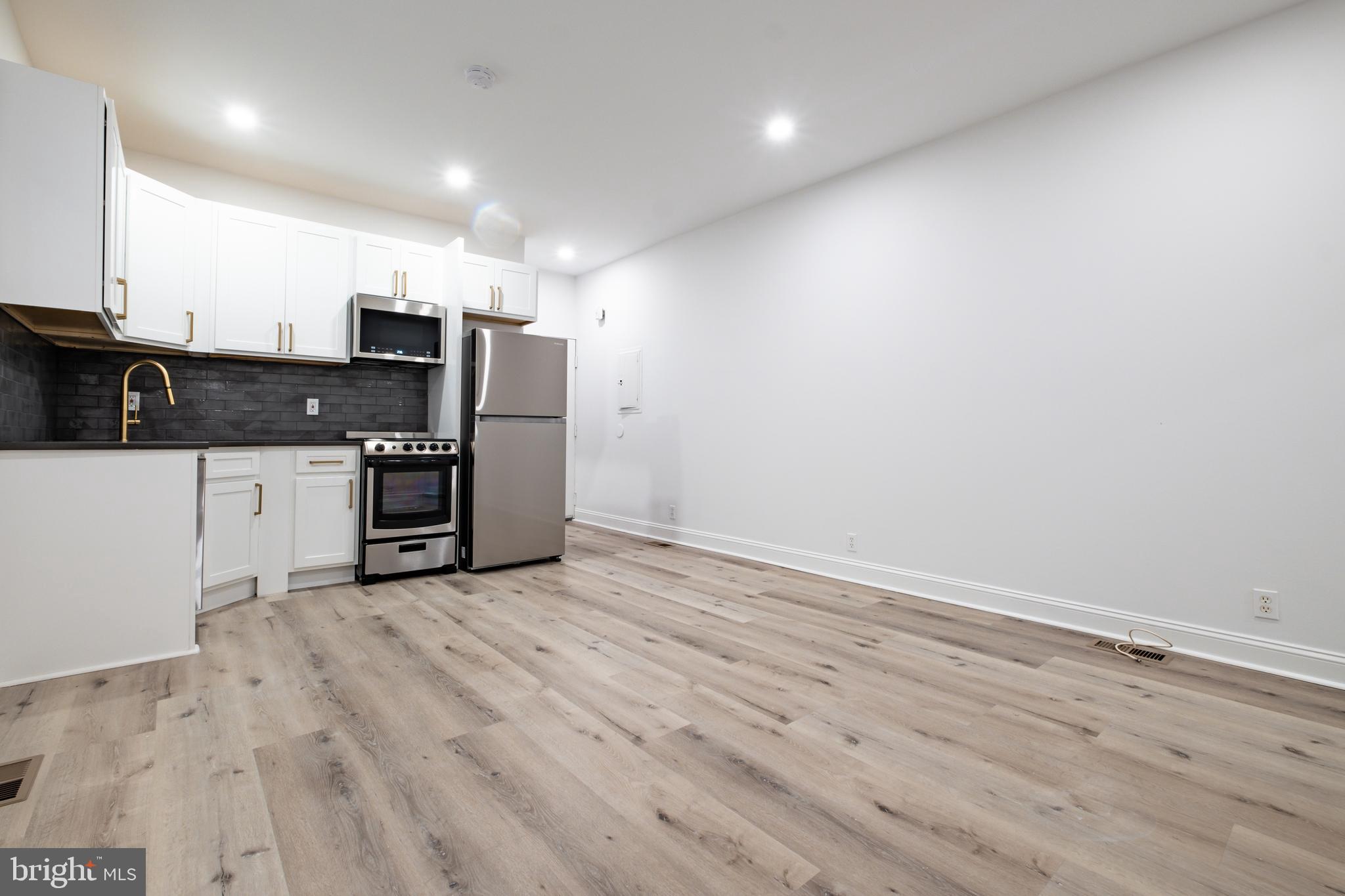 1805 Chestnut Street, Unit 1 Philadelphia, PA 19103 - Photo 2 of 11