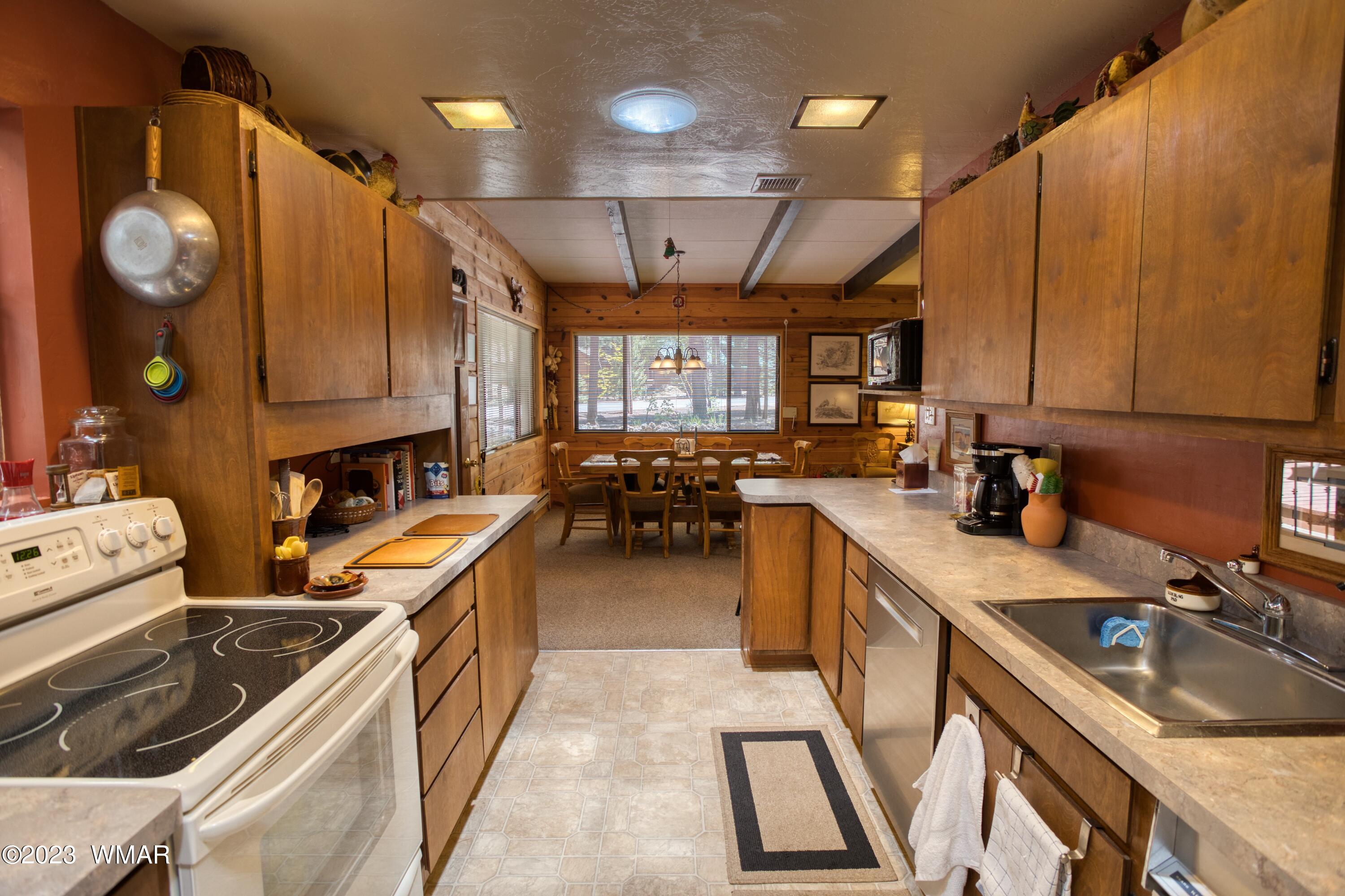 8720 Wild Horse Road Pinetop, AZ 85935 - Photo 17 of 30 Gallery Image 17