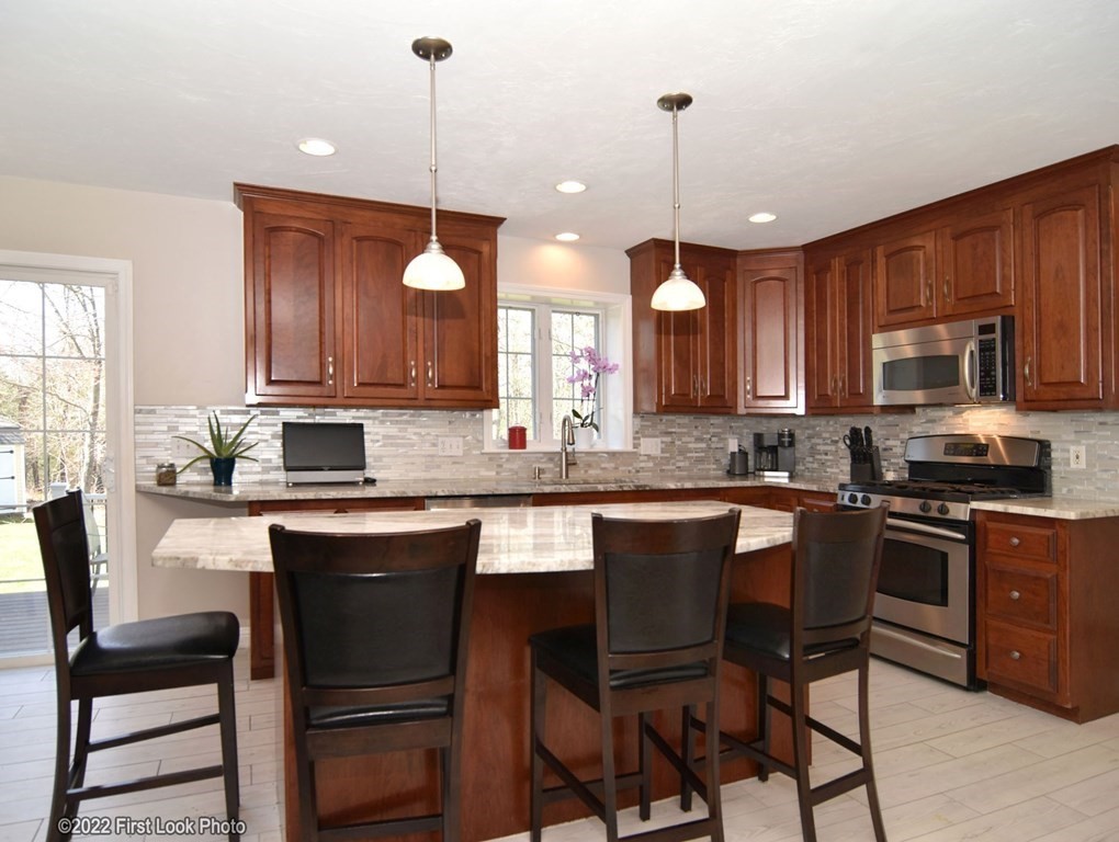 17 Highridge Road Bellingham, MA 02019 - Photo 12 of 31 Gallery Image 12