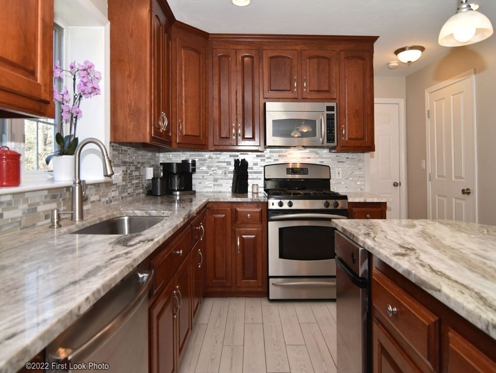 17 Highridge Road Bellingham, MA 02019 - Photo 8 of 31 Gallery Image 8