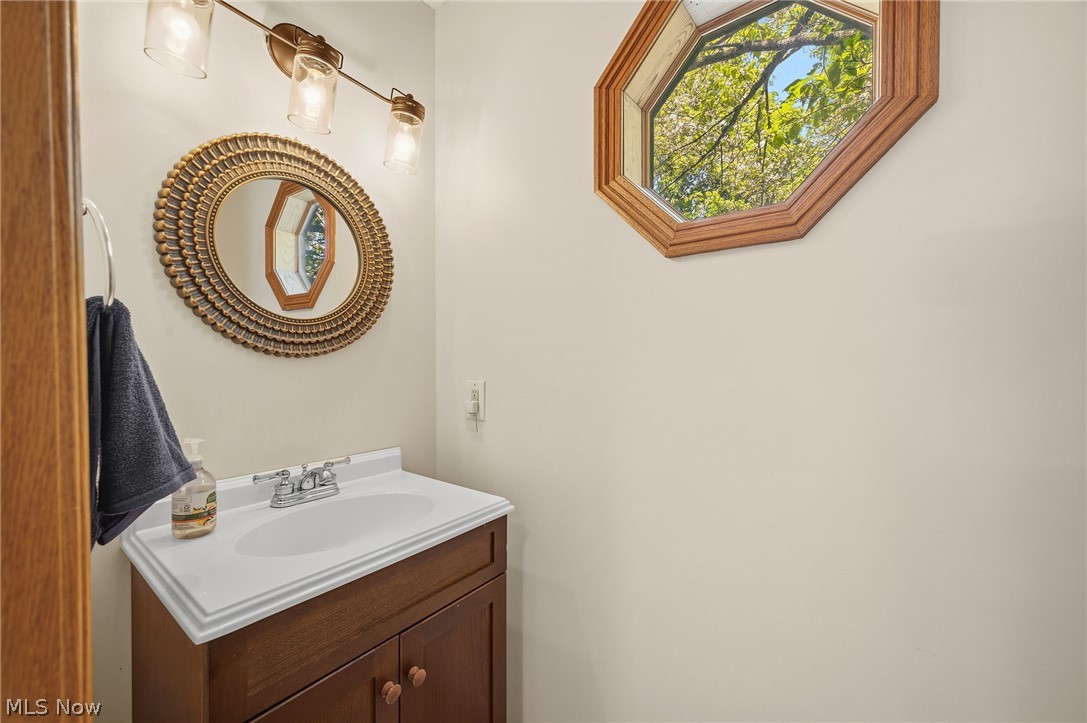 10137 Johnnycake Ridge Road Painesville, OH 44077 - Photo 13 of 50