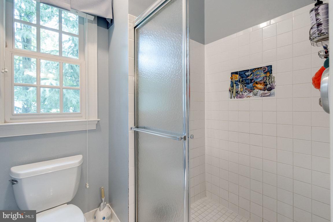 10360 Kingsbridge Road Ellicott City, MD 21042 - Photo 54 of 99 Jack & Jill Bathroom