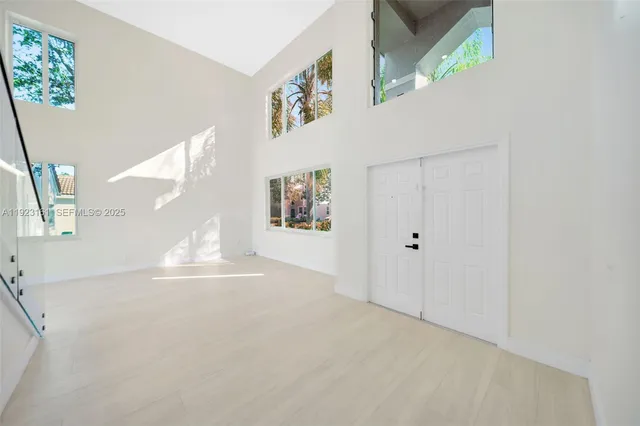 a view of interior and hallway