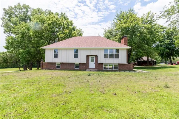 $339,900 | 5 Tara Lane, Faucett, MO 64448