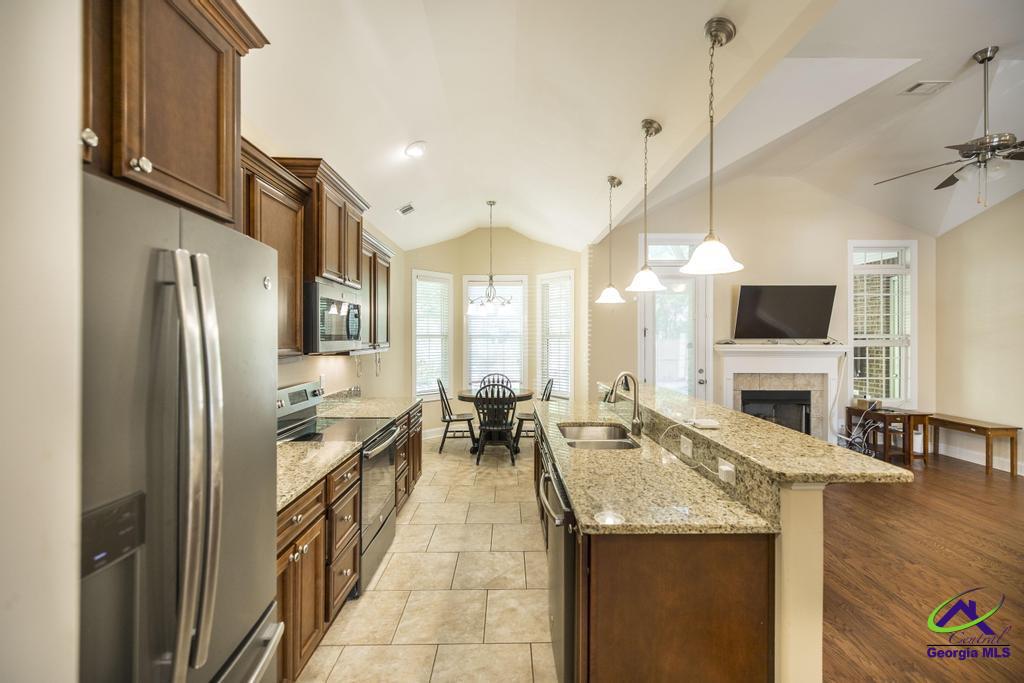 206 Londie Lane Perry, GA 31069 - Photo 10 of 37