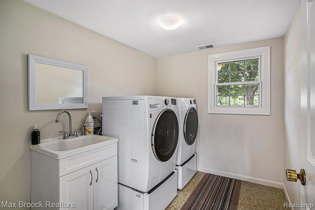 8515 Kier Road Clarkston, MI 48348 - Photo 14 of 31
