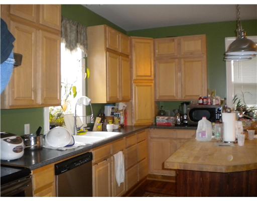 335 10th Avenue Woonsocket, RI 02895 - Photo 3 of 8 Kitchen.