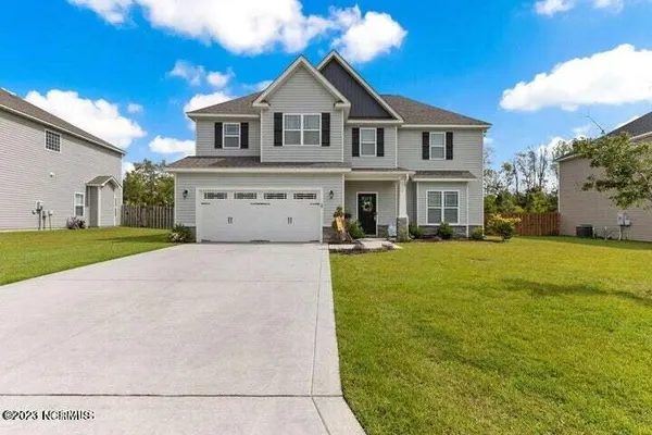 $2,350 | 135 Regatta Way, Sneads Ferry, NC 28460